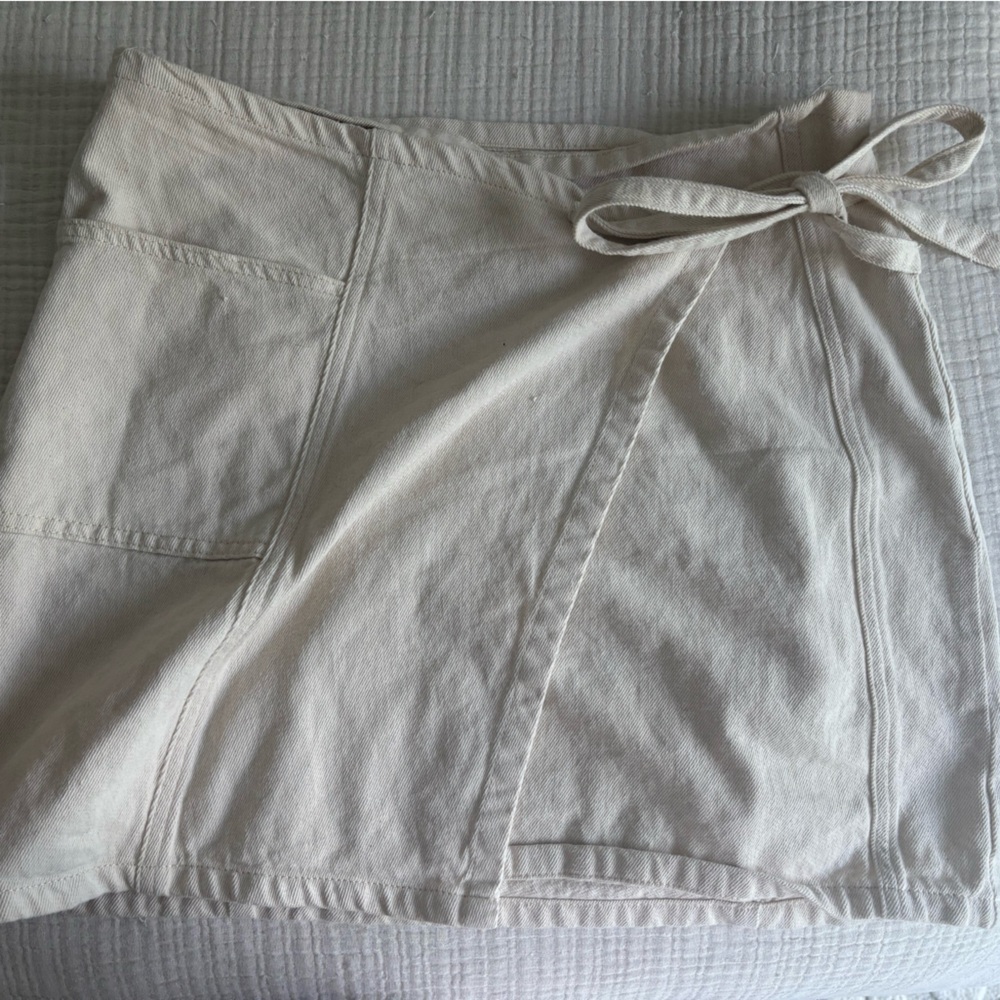 BDG Women's Tan Cargo Shorts